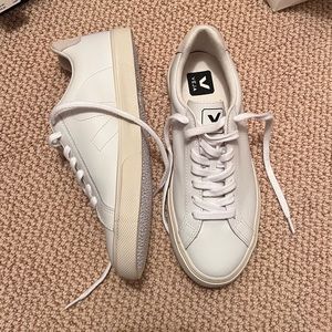 Veja Esplar Leather White